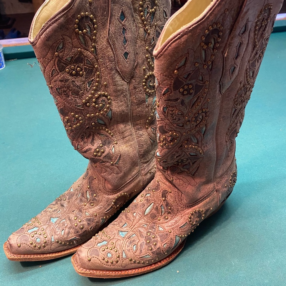 Women’s Corral Vintage Boots - size 9